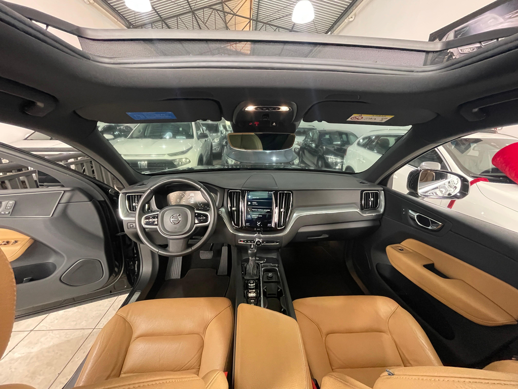 Volvo XC60 Preto
