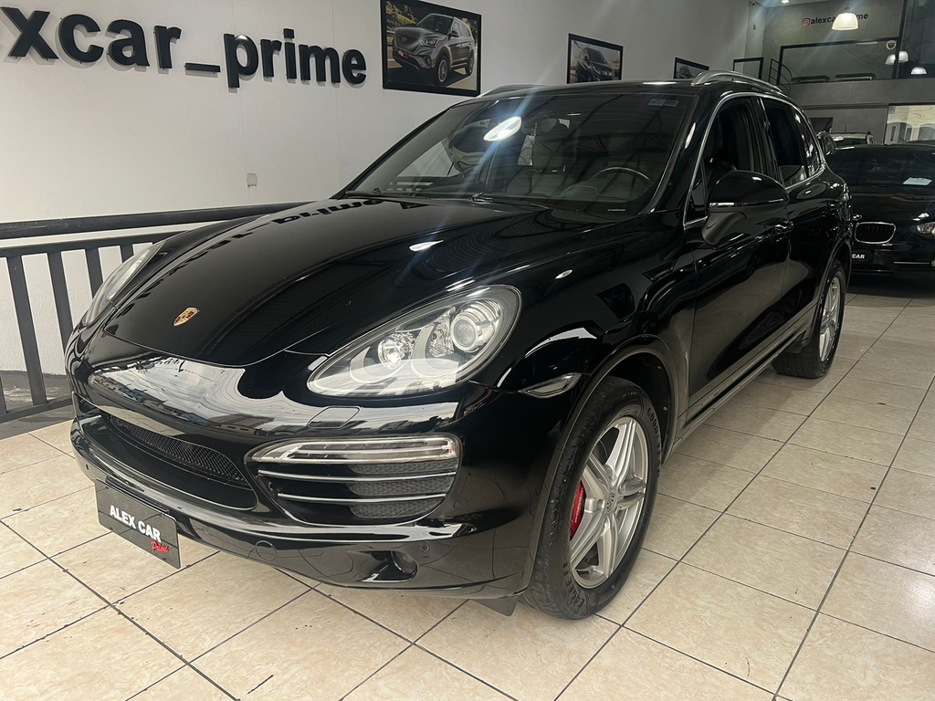 Porsche Cayenne Preto