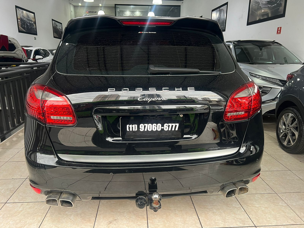Porsche Cayenne Preto