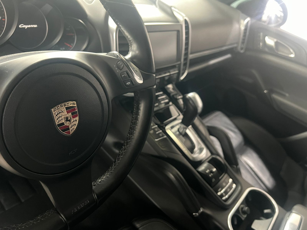 Porsche Cayenne Preto