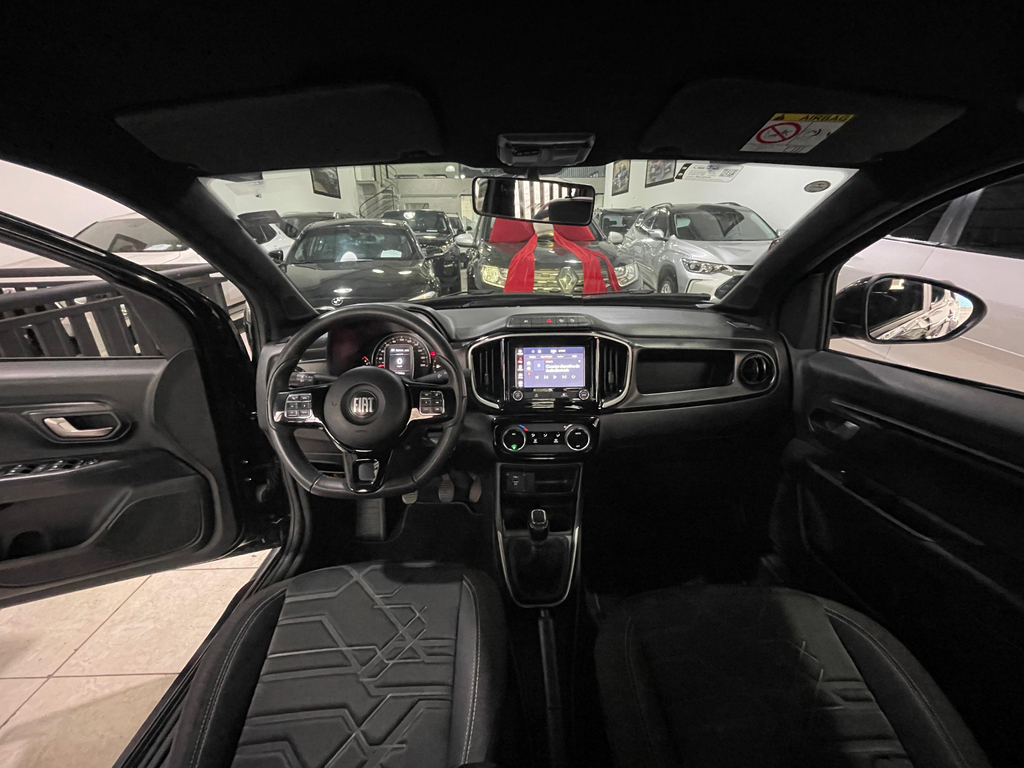 Fiat Strada Preto