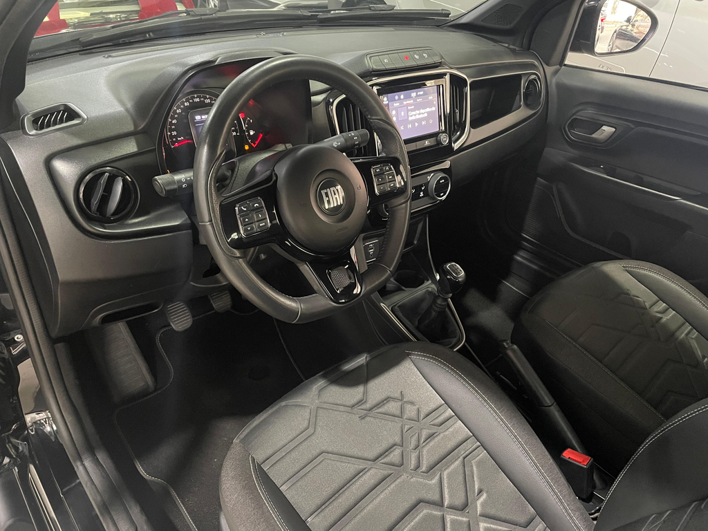 Fiat Strada Preto