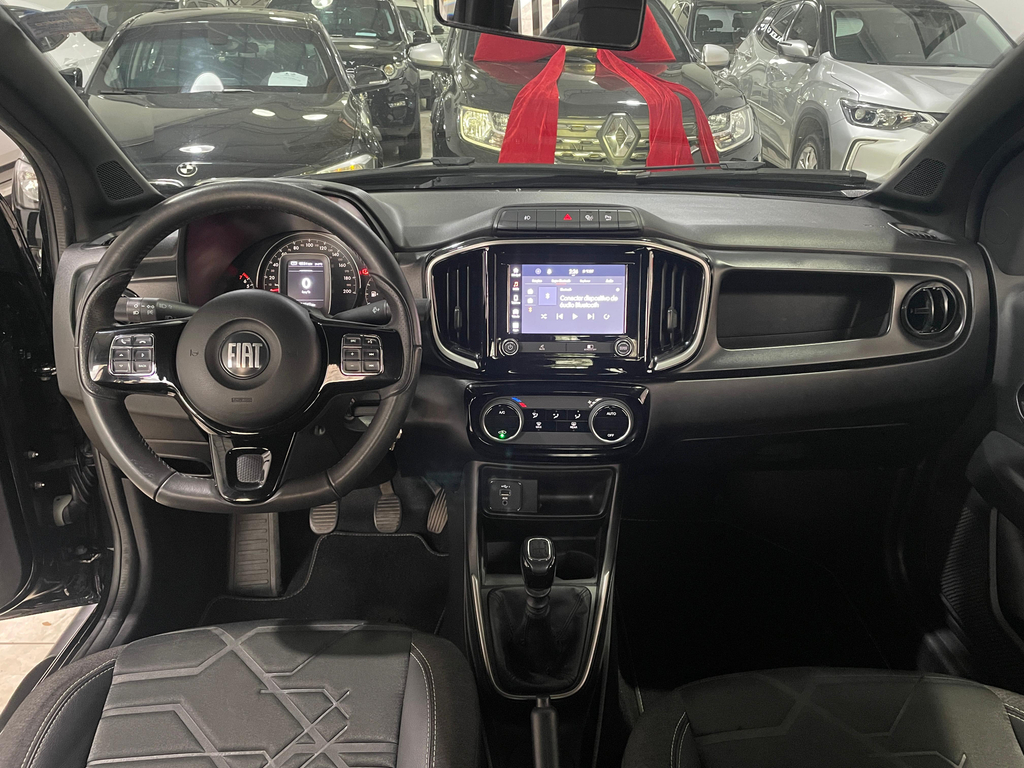 Fiat Strada Preto