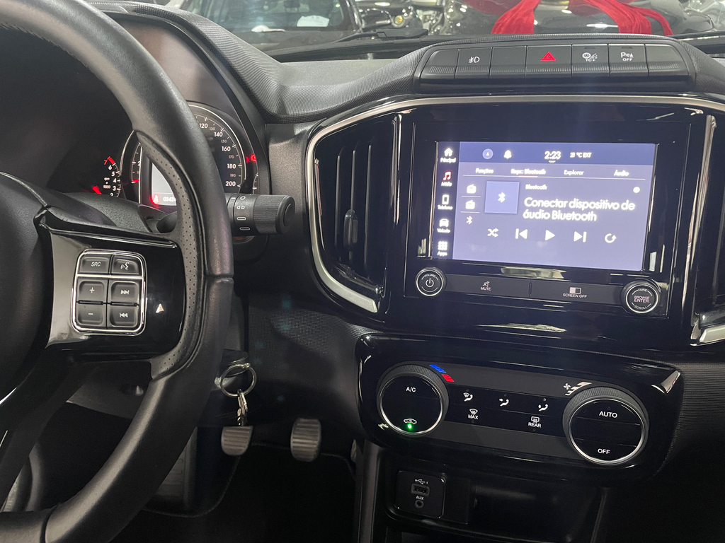 Fiat Strada Preto