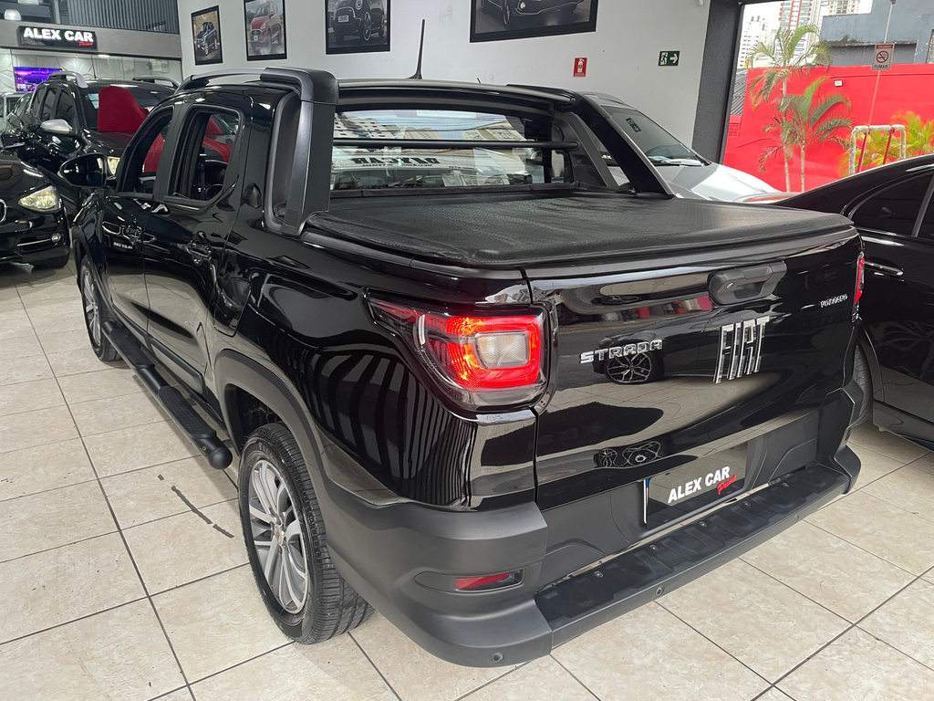 Fiat Strada Preto