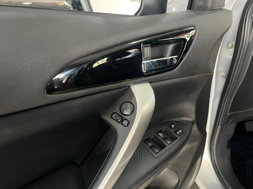 Mitsubishi Eclipse Cross Prata