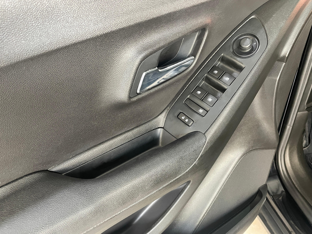 Chevrolet Tracker Preto