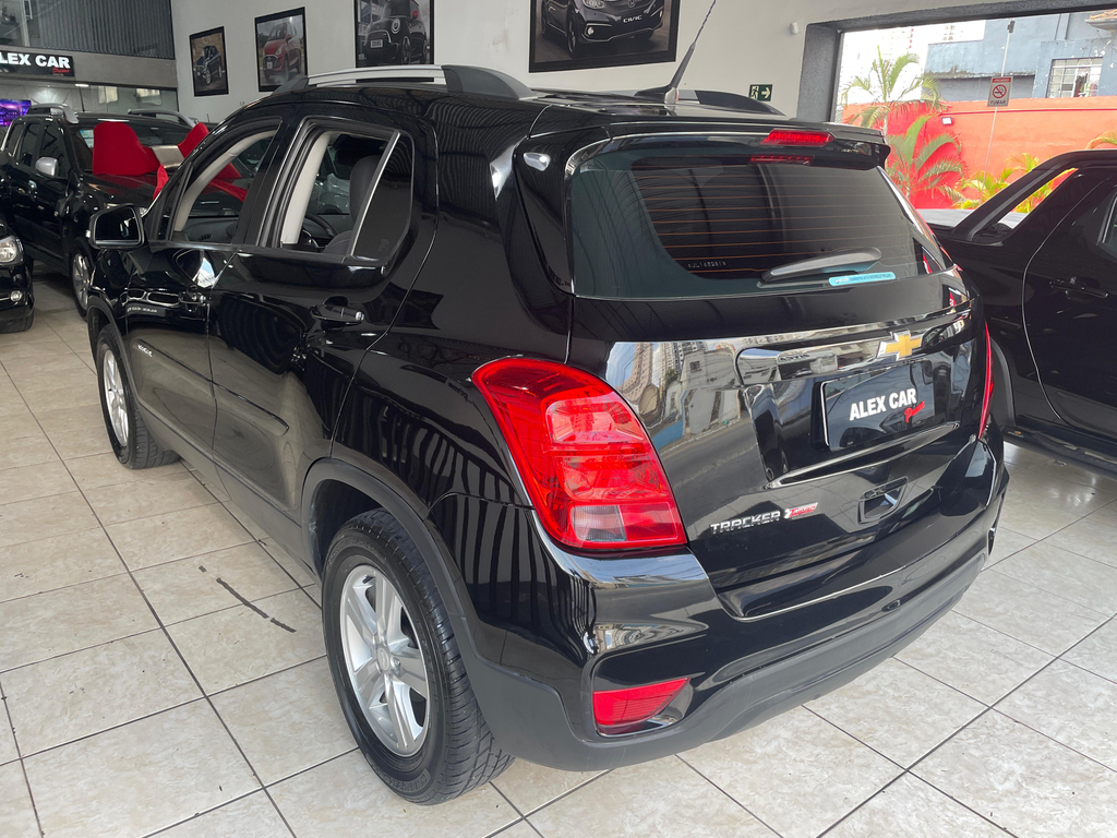 Chevrolet Tracker Preto