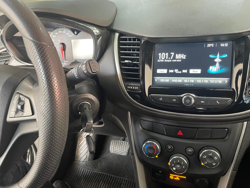 Chevrolet Tracker Preto