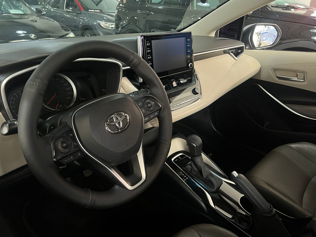 Toyota Corolla Altis Prata