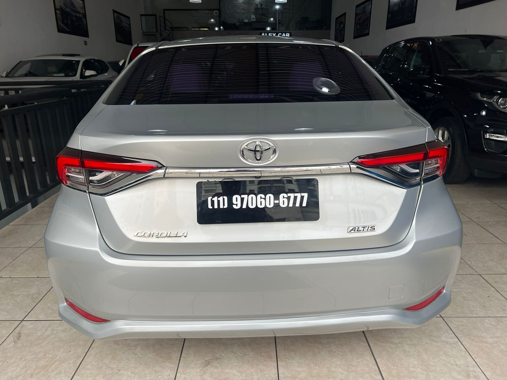 Toyota Corolla Altis Prata