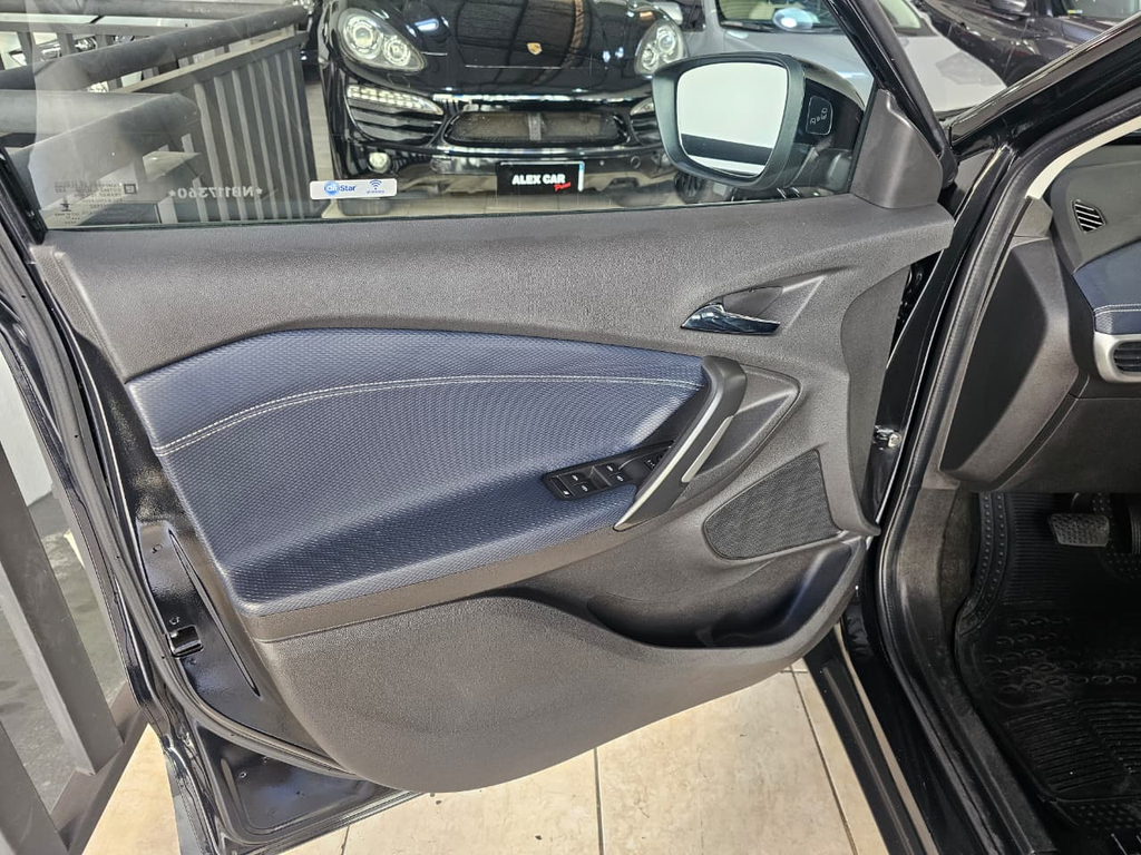 Chevrolet Tracker Preto