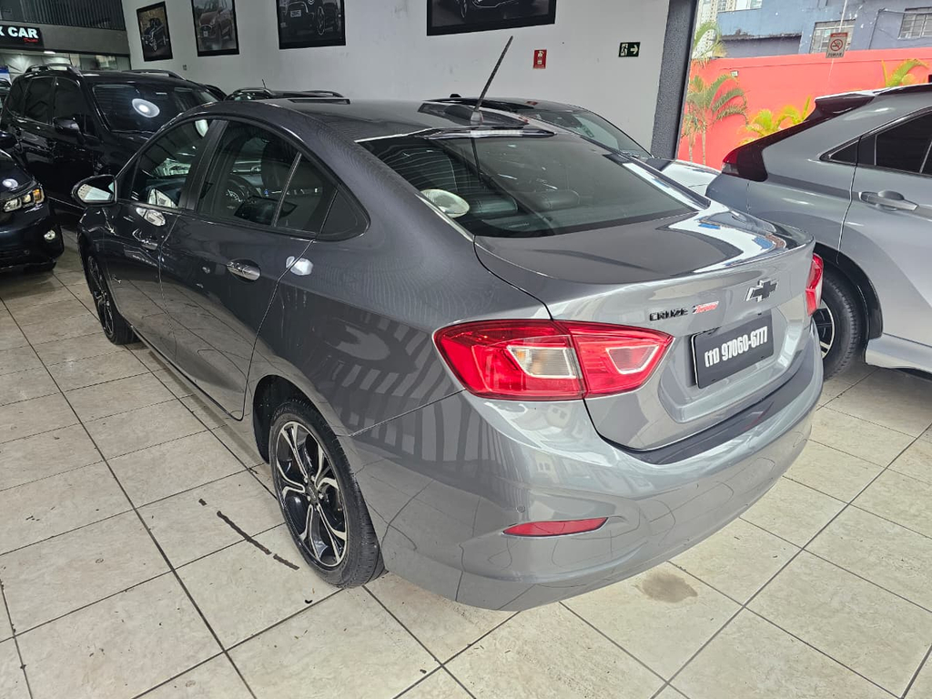 Chevrolet Cruze Cinza