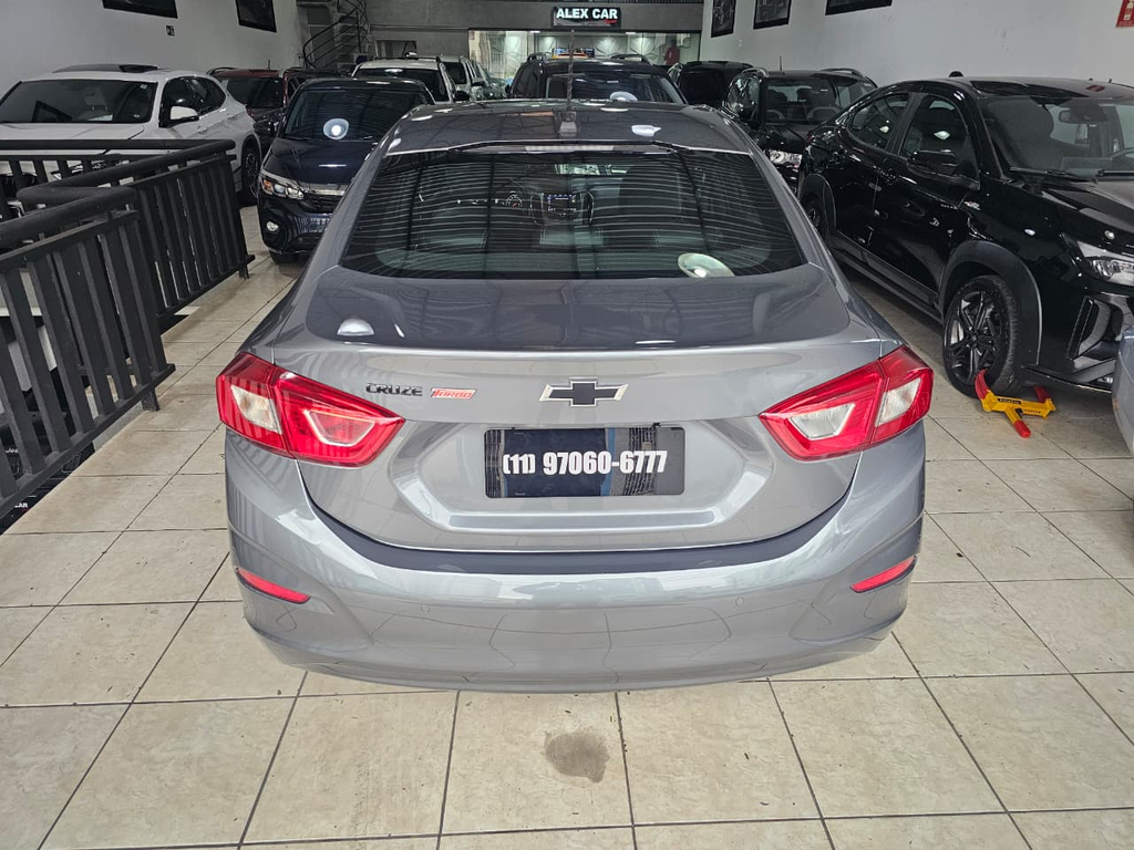 Chevrolet Cruze Cinza