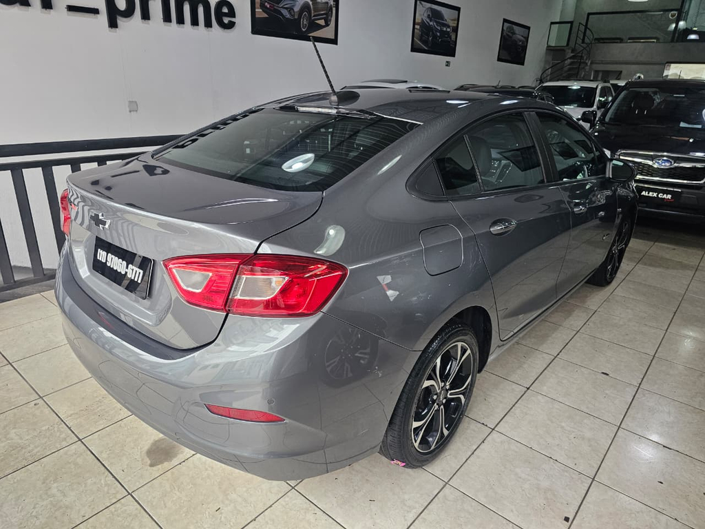 Chevrolet Cruze Cinza