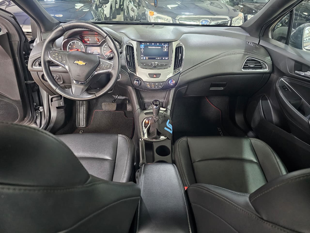 Chevrolet Cruze Cinza