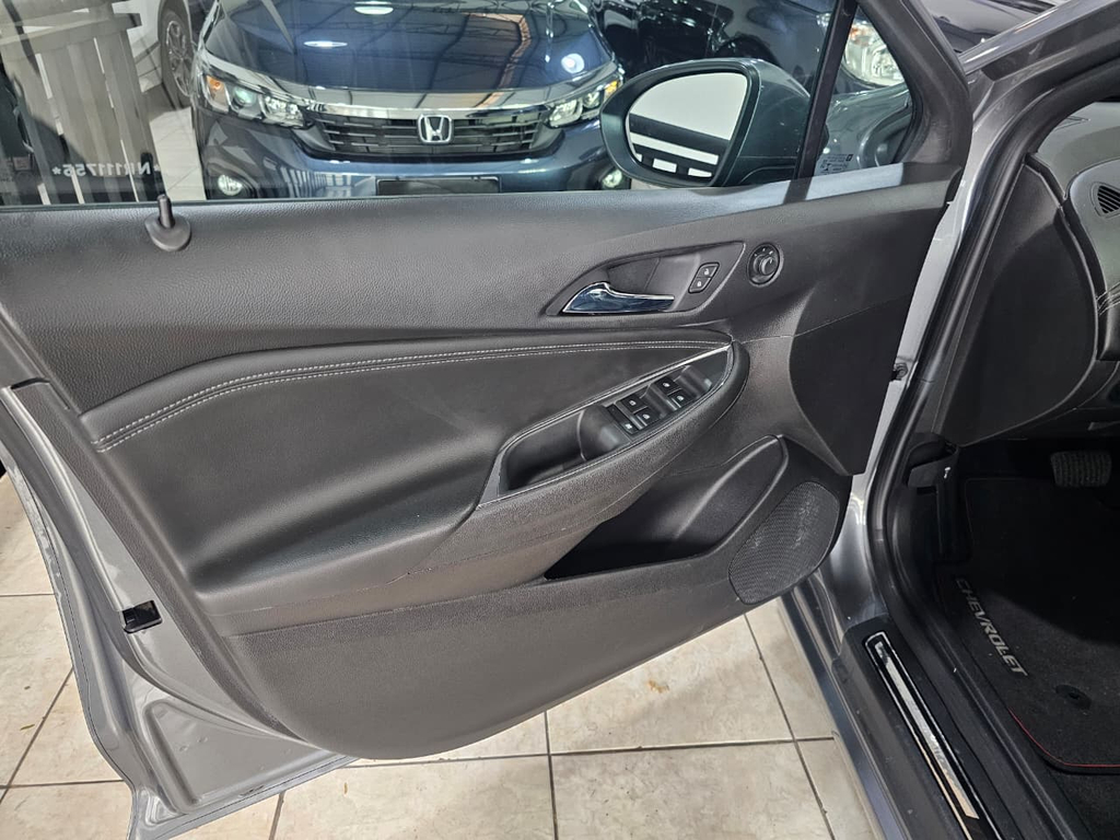 Chevrolet Cruze Cinza