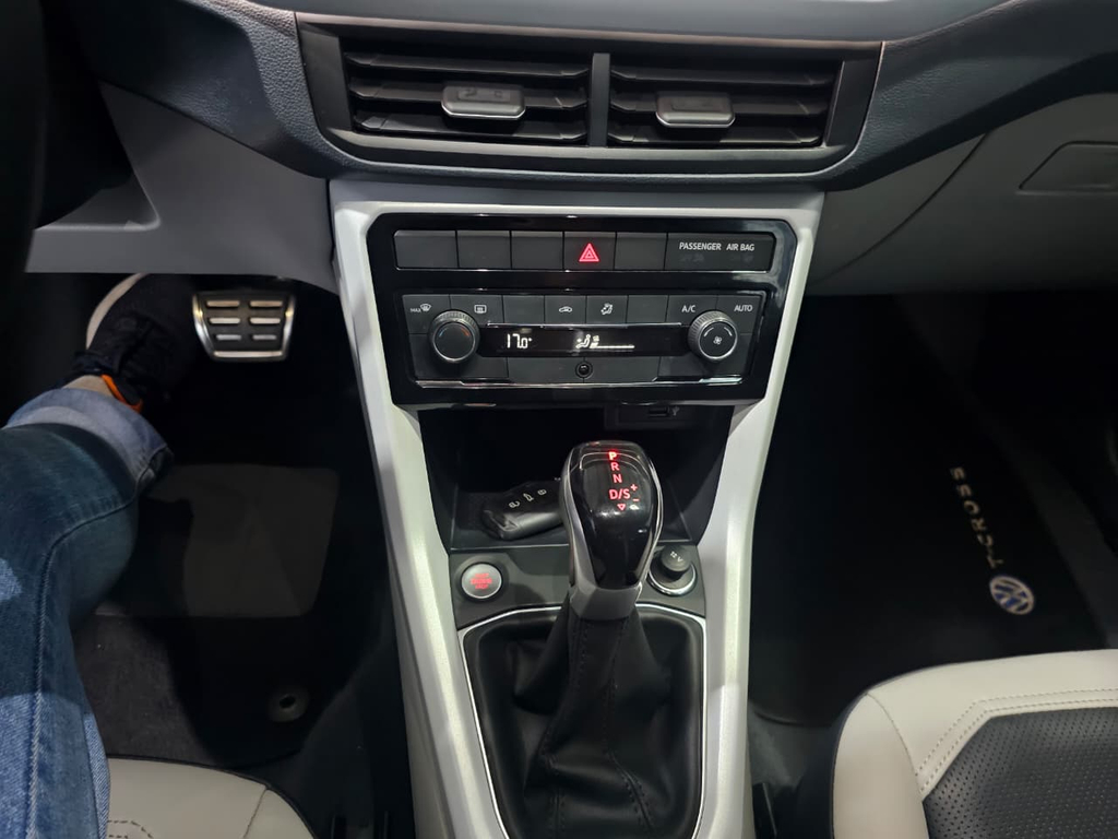 Volkswagen T-Cross Preto