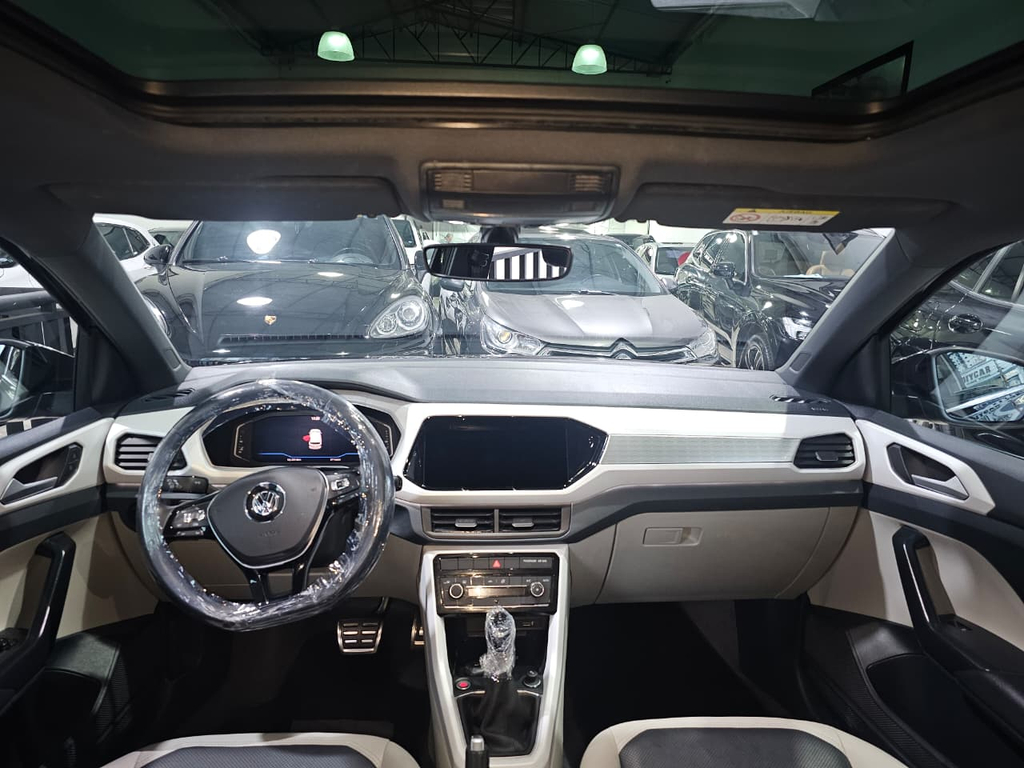 Volkswagen T-Cross Preto