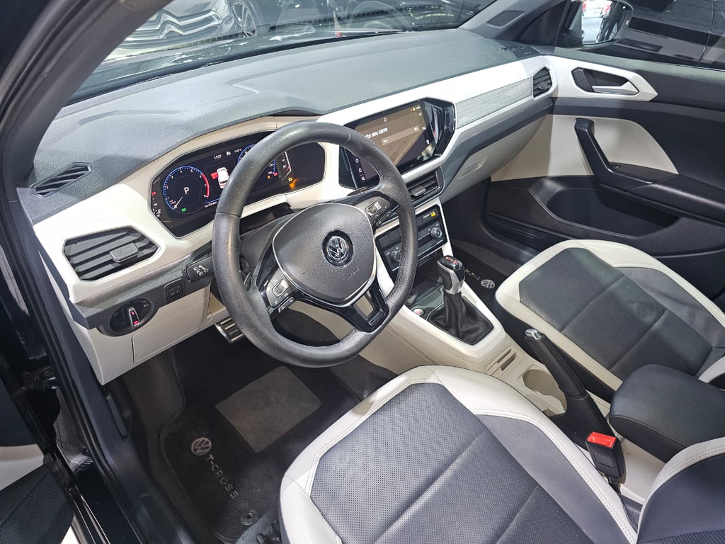Volkswagen T-Cross Preto