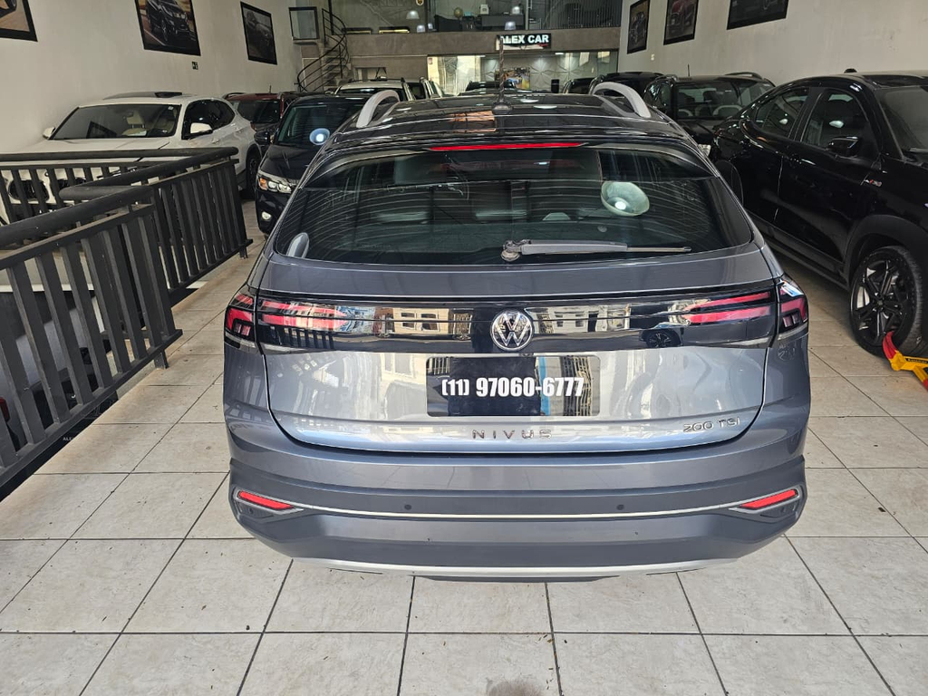 Volkswagen Nivus Cinza
