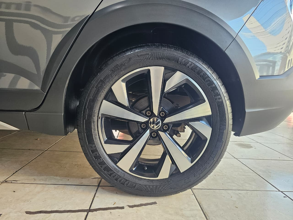 Volkswagen Nivus Cinza
