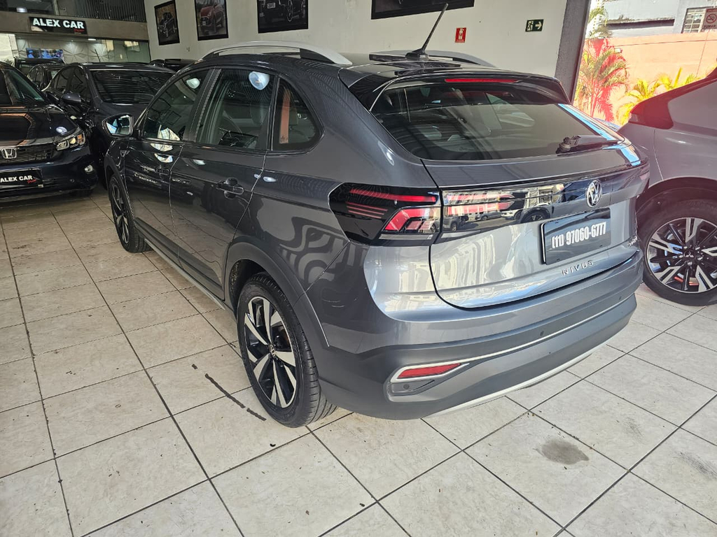 Volkswagen Nivus Cinza