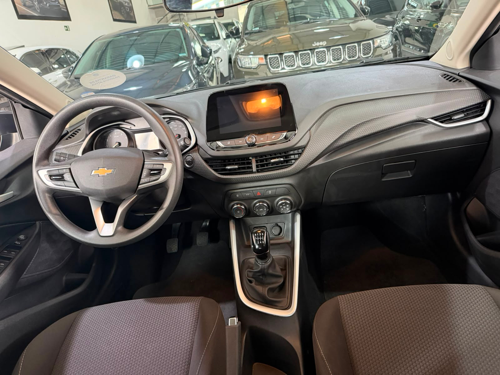 Chevrolet Onix Cinza