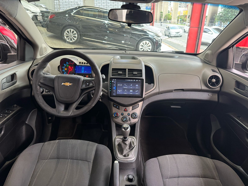Chevrolet Sonic Preto