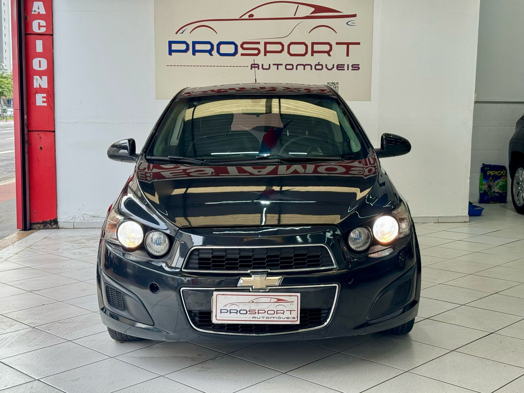 Chevrolet Sonic Preto