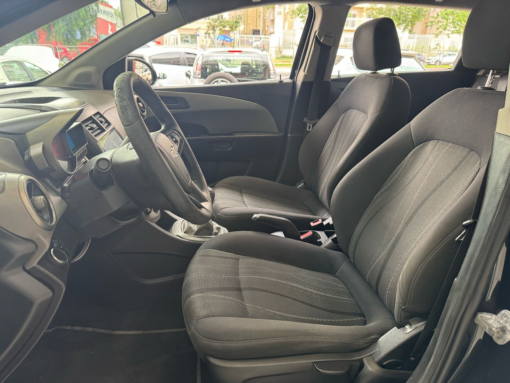 Chevrolet Sonic Preto