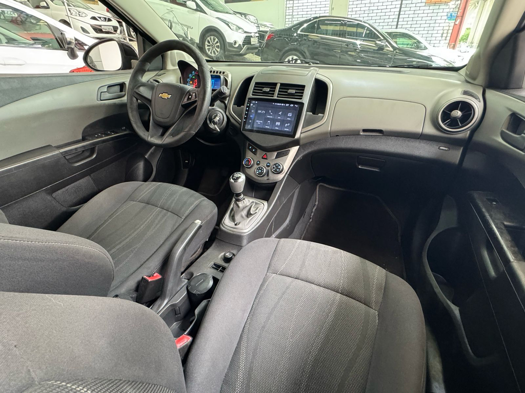 Chevrolet Sonic Preto