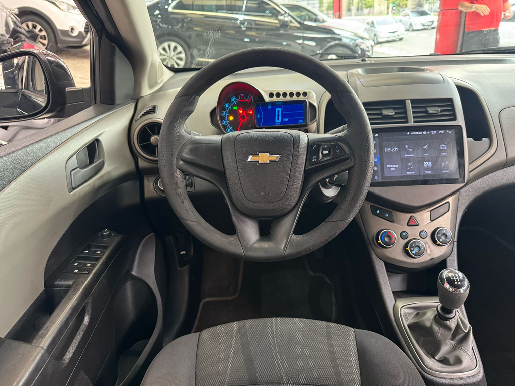 Chevrolet Sonic Preto