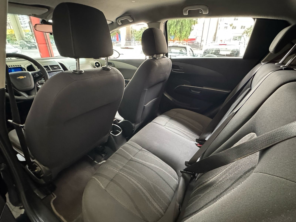 Chevrolet Sonic Preto