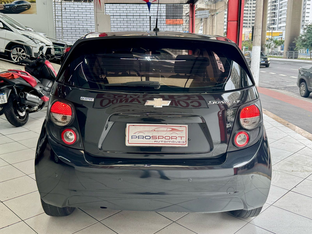 Chevrolet Sonic Preto