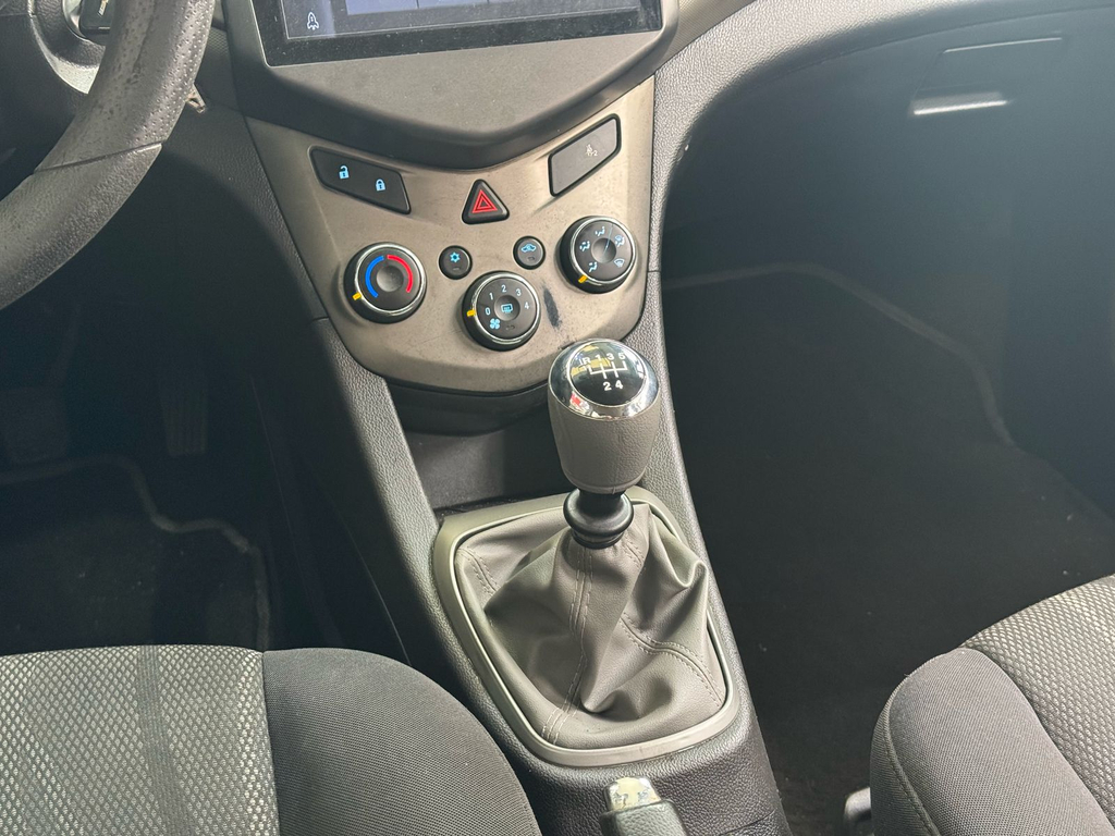 Chevrolet Sonic Preto