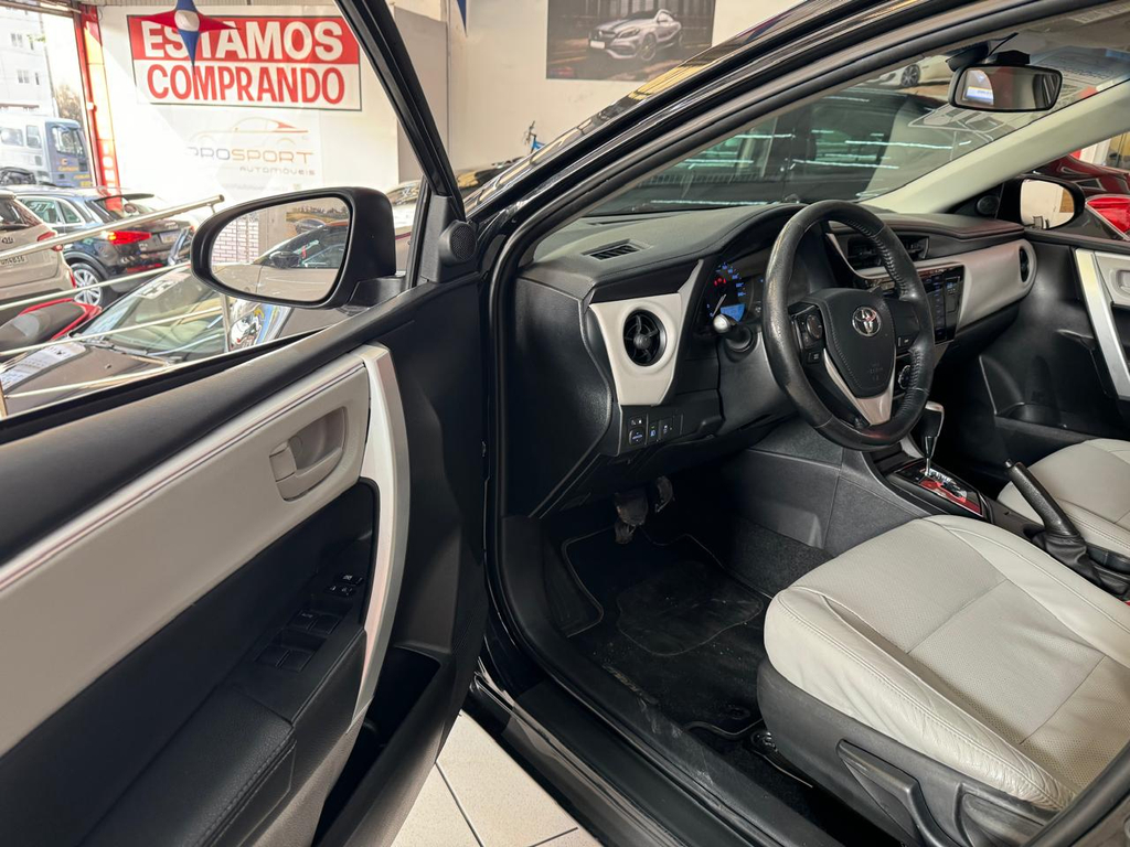Toyota Corolla Preto