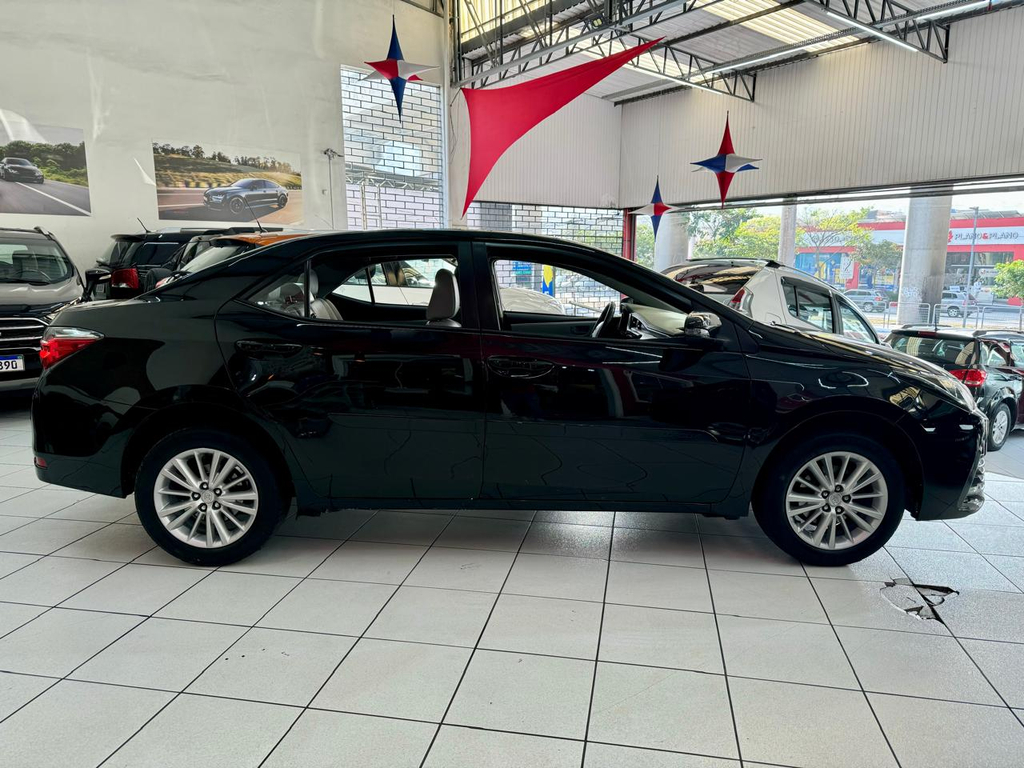 Toyota Corolla Preto