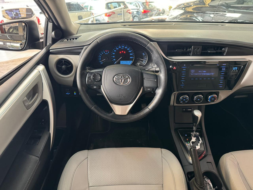 Toyota Corolla Preto