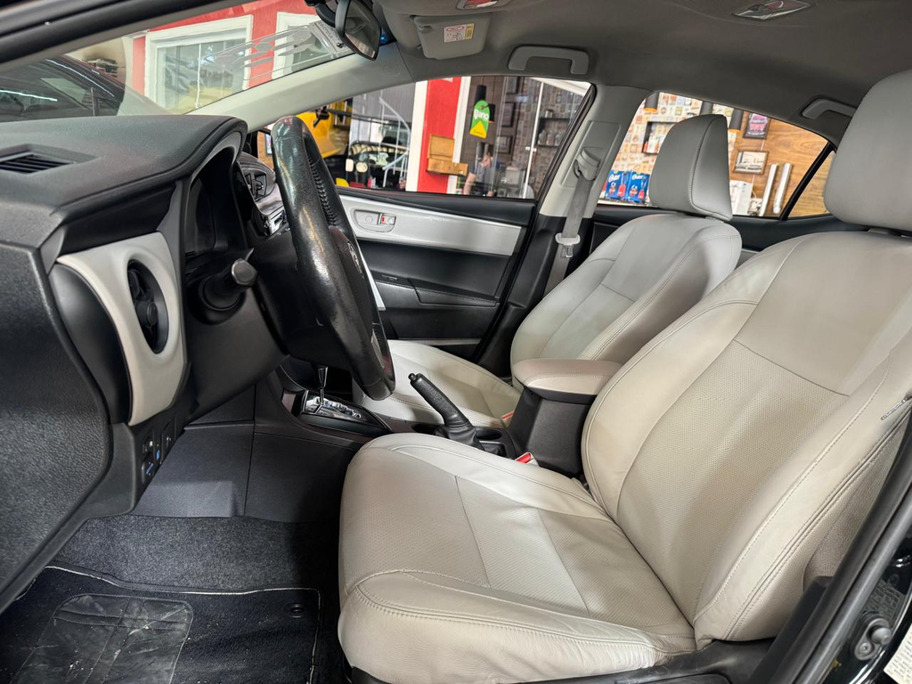 Toyota Corolla Preto