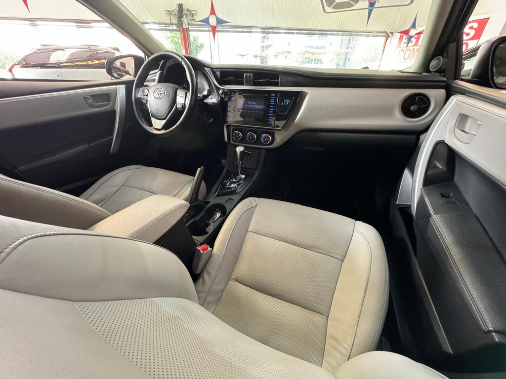 Toyota Corolla Preto