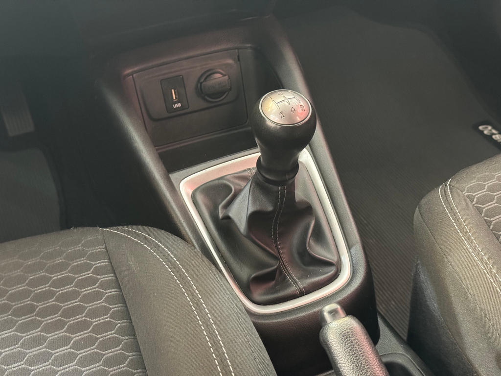 Hyundai HB20 Prata