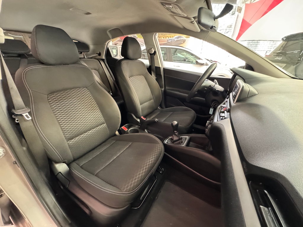 Hyundai HB20 Prata