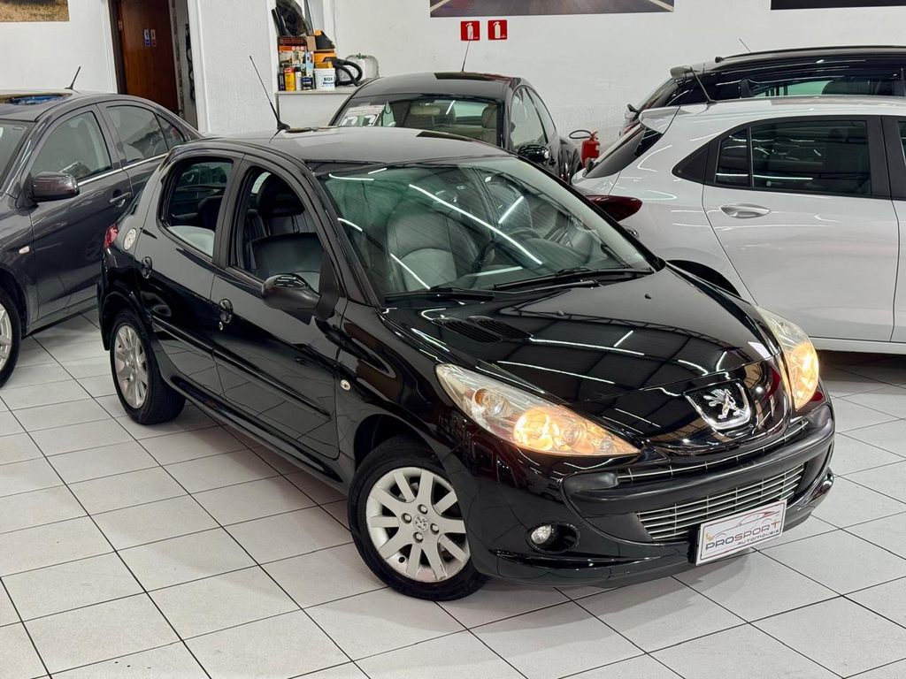 Peugeot 207 Preto