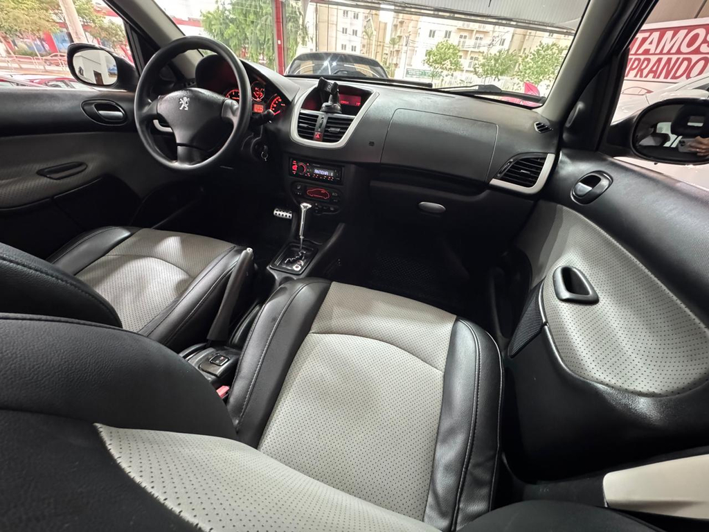 Peugeot 207 Preto