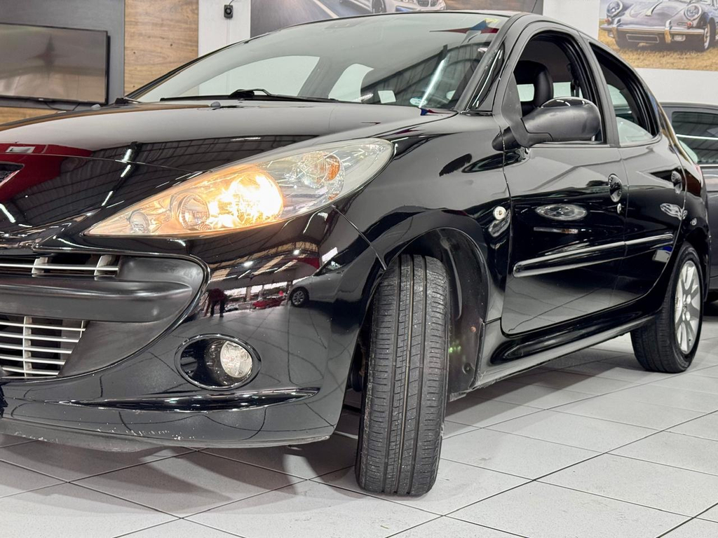 Peugeot 207 Preto