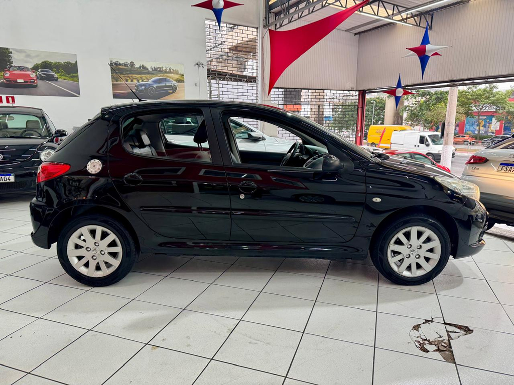 Peugeot 207 Preto