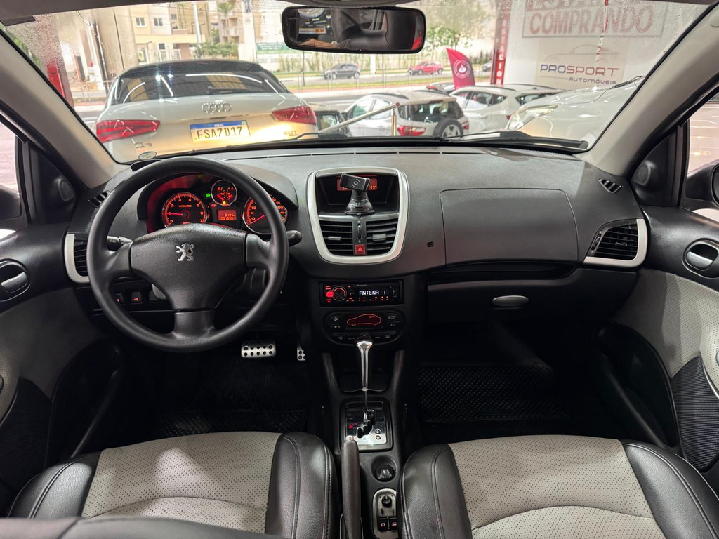 Peugeot 207 Preto