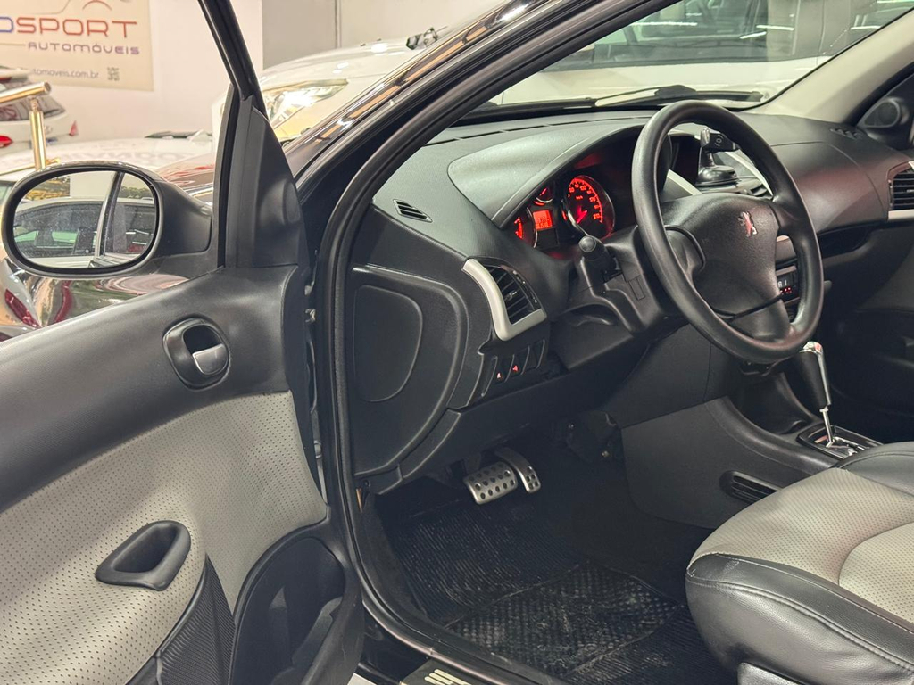Peugeot 207 Preto