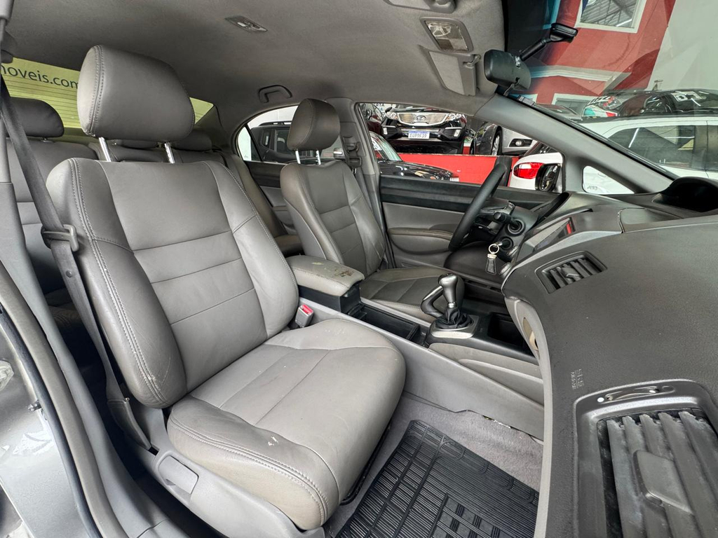 Honda Civic Sedan Cinza